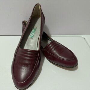 Unisa Womans Burgundy Slip-On Round Toe Leather Made in Italy Shoes 5.5B  Preppy